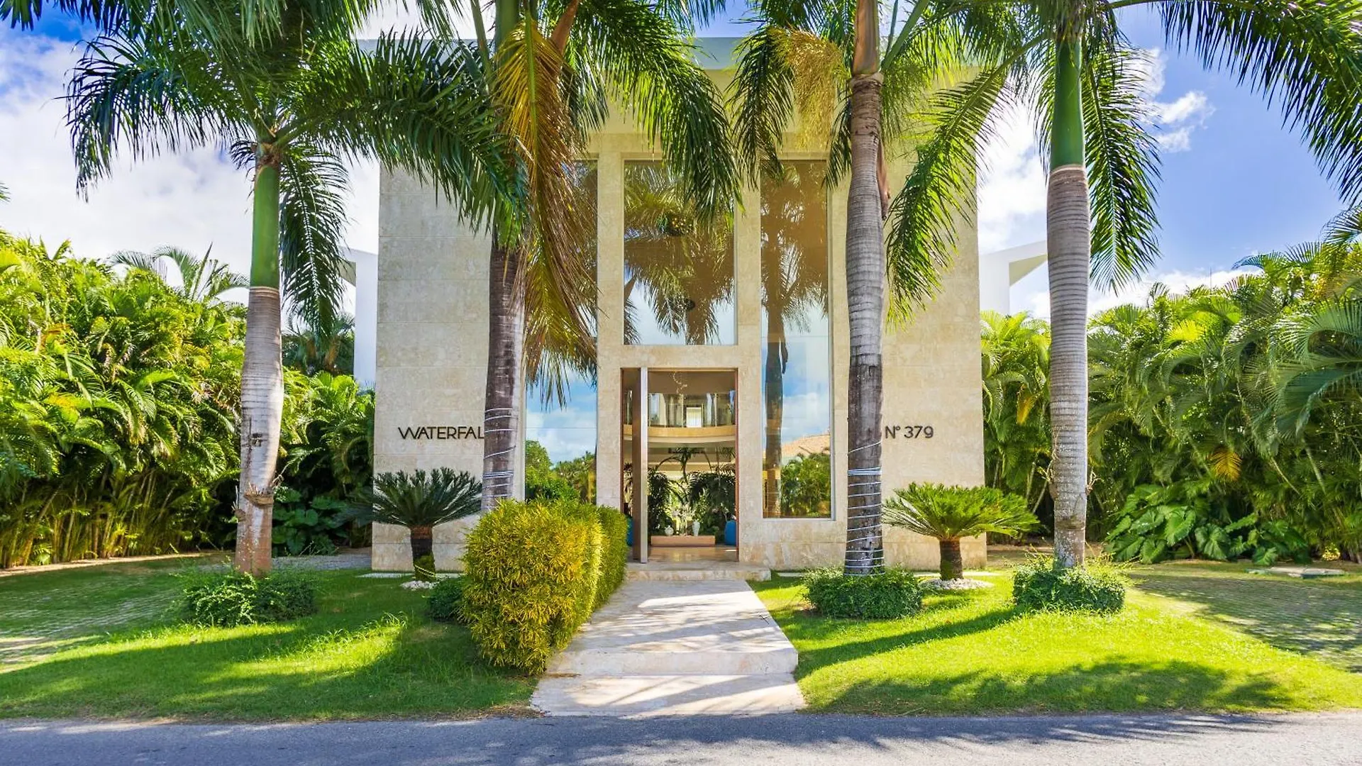 Luxury Rentals In Punta Cana - Exclusive Waterfall Villa With Private Pool, Bbq, Maid, Golf