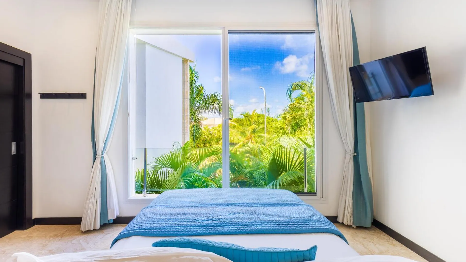 Luxury Rentals In Punta Cana - Exclusive Waterfall Villa With Private Pool, Bbq, Maid, Golf
