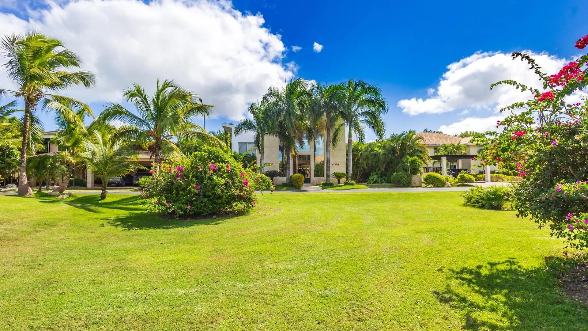 Luxury Rentals In Punta Cana - Exclusive Waterfall Villa With Private Pool, Bbq, Maid, Golf 0*,
