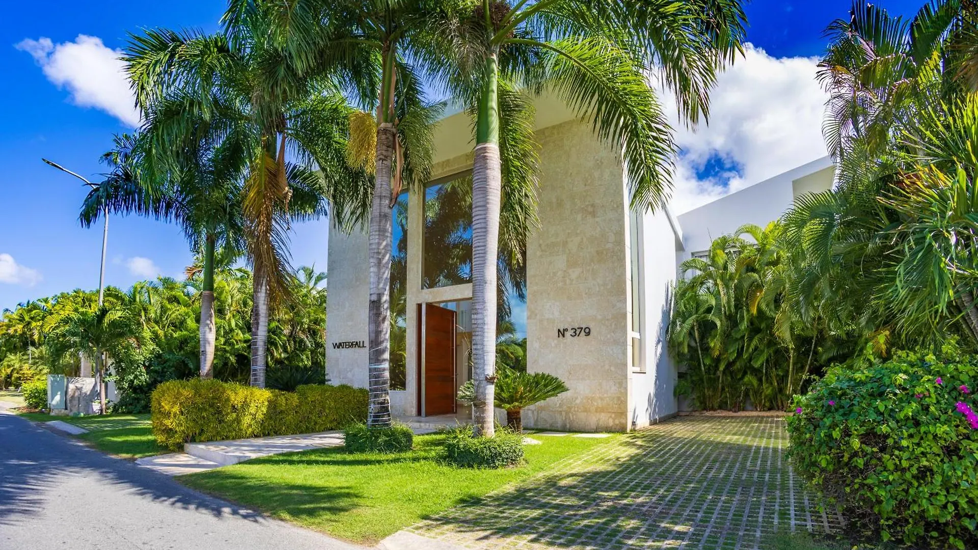 Luxury Rentals In Punta Cana - Exclusive Waterfall Villa With Private Pool, Bbq, Maid, Golf