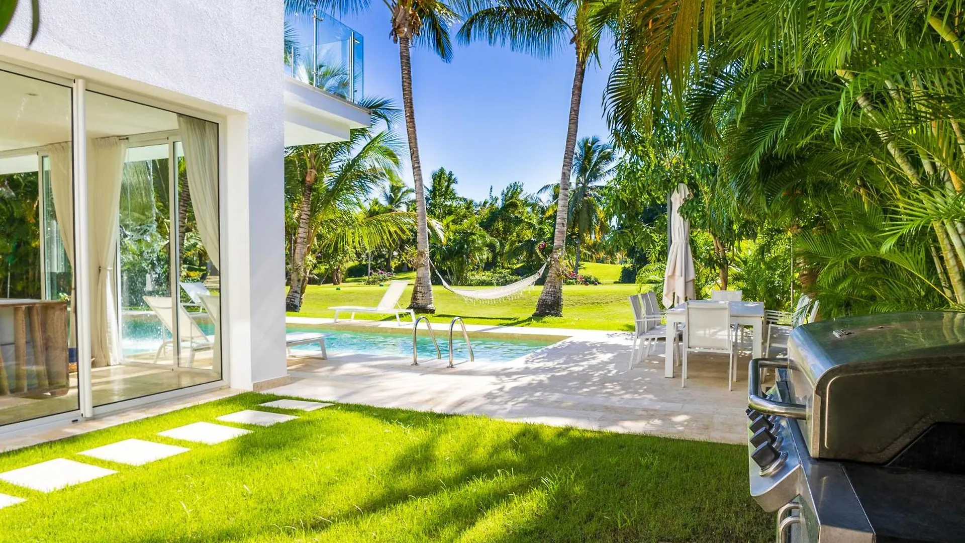 Luxury Rentals In Punta Cana - Exclusive Waterfall Villa With Private Pool, Bbq, Maid, Golf Den Dominikanske Republik